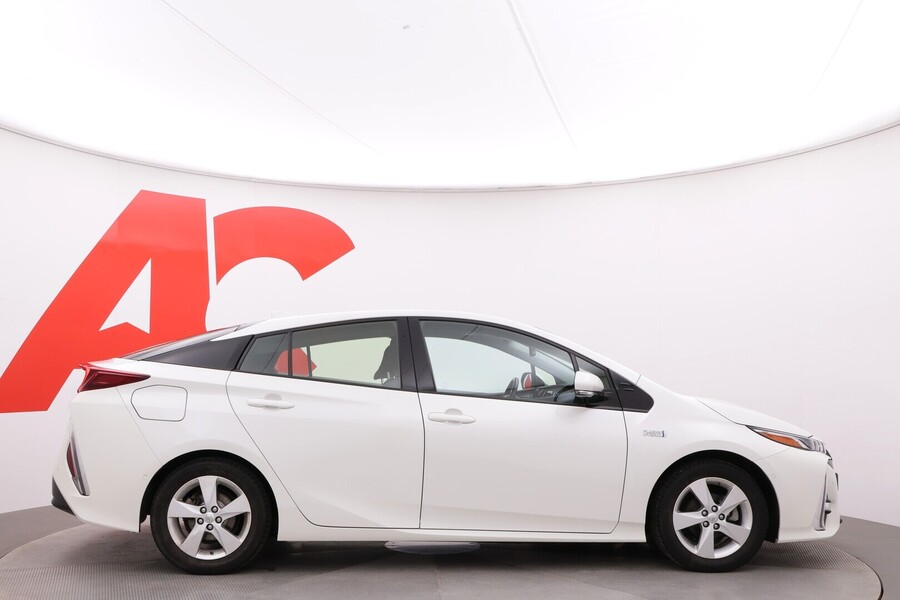 Toyota Prius Plug-in vaihtoauto