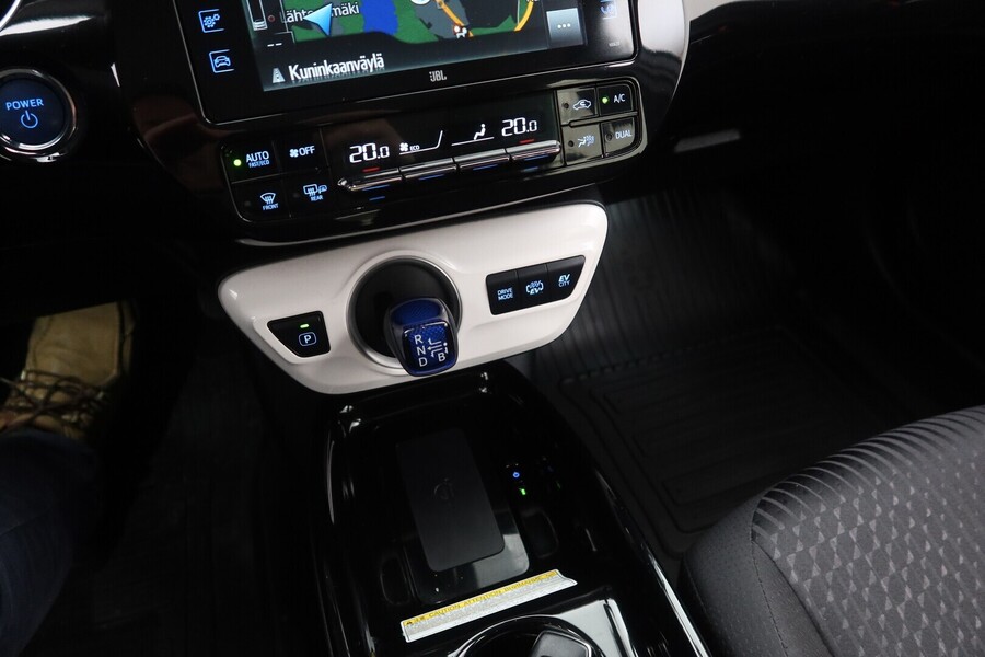 Toyota Prius Plug-in vaihtoauto