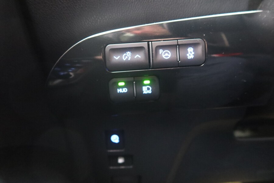 Toyota Prius Plug-in vaihtoauto