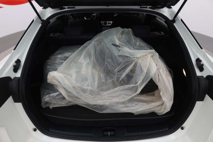 Toyota Prius Plug-in vaihtoauto