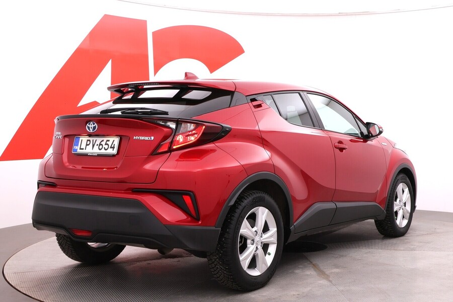 Toyota C-HR vaihtoauto