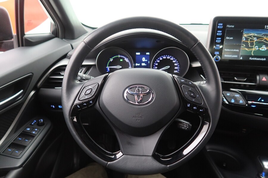 Toyota C-HR vaihtoauto