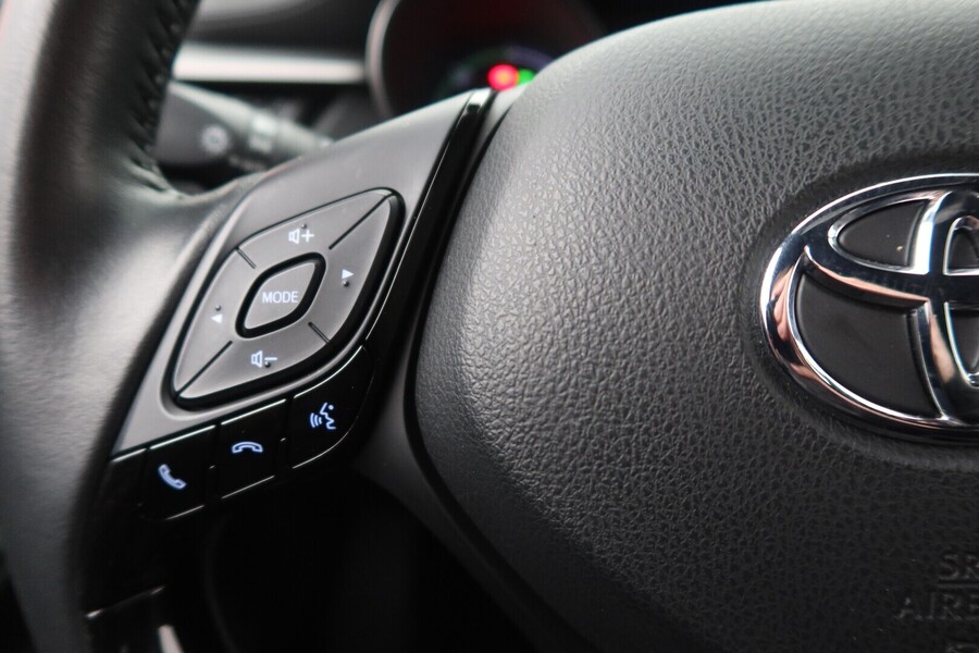 Toyota C-HR vaihtoauto