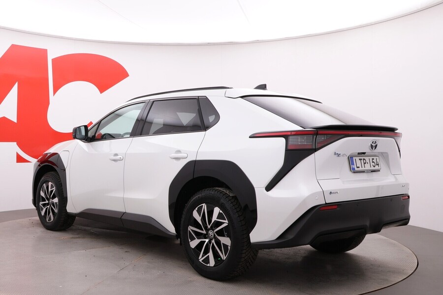 Toyota bZ4X vaihtoauto