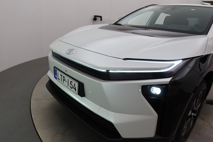 Toyota bZ4X vaihtoauto