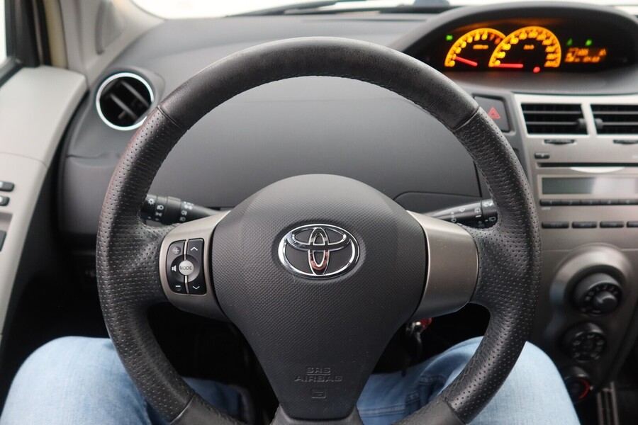 Toyota Yaris vaihtoauto