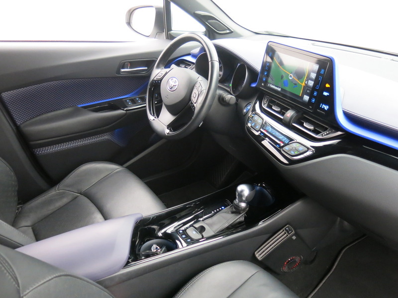 Toyota C-HR vaihtoauto