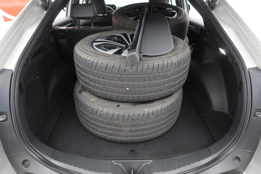 Toyota bZ4X vaihtoauto