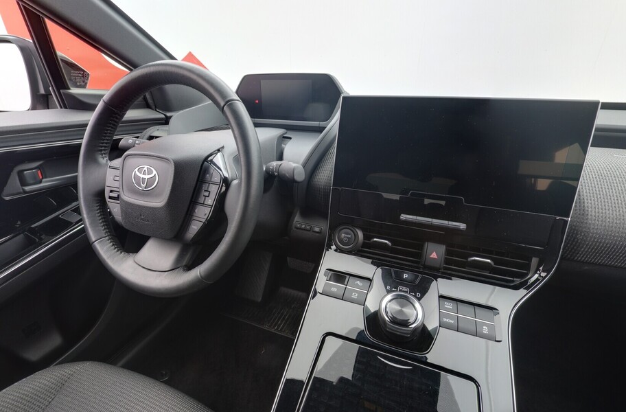 Toyota bZ4X vaihtoauto