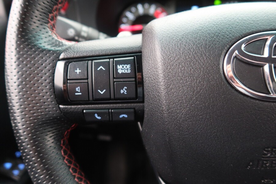 Toyota Hilux vaihtoauto