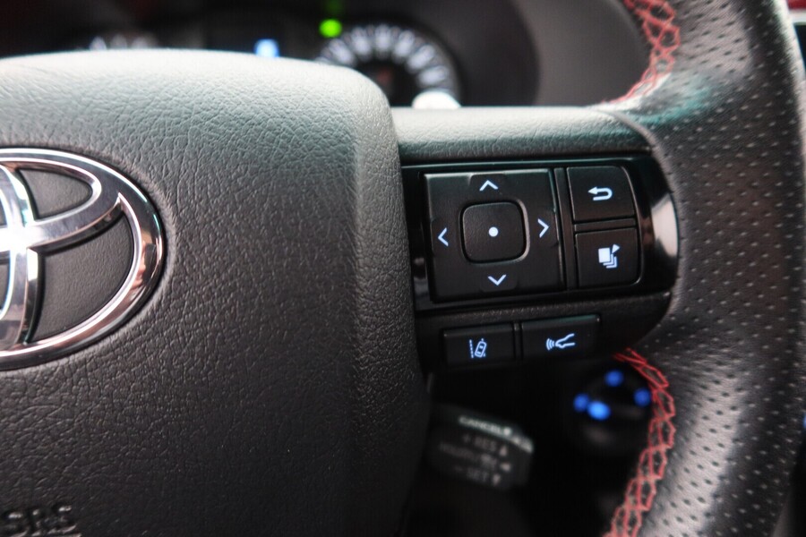 Toyota Hilux vaihtoauto