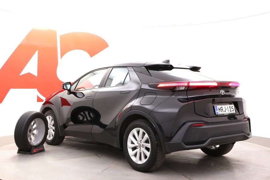 Toyota C-HR vaihtoauto
