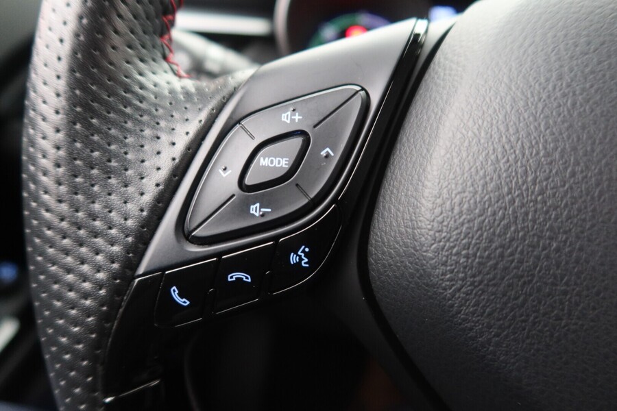 Toyota C-HR vaihtoauto