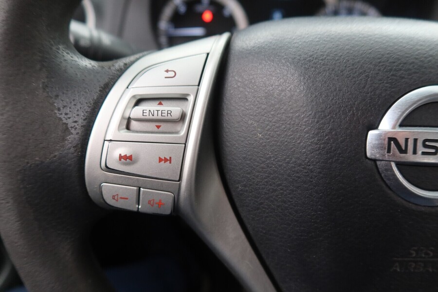Nissan Navara vaihtoauto