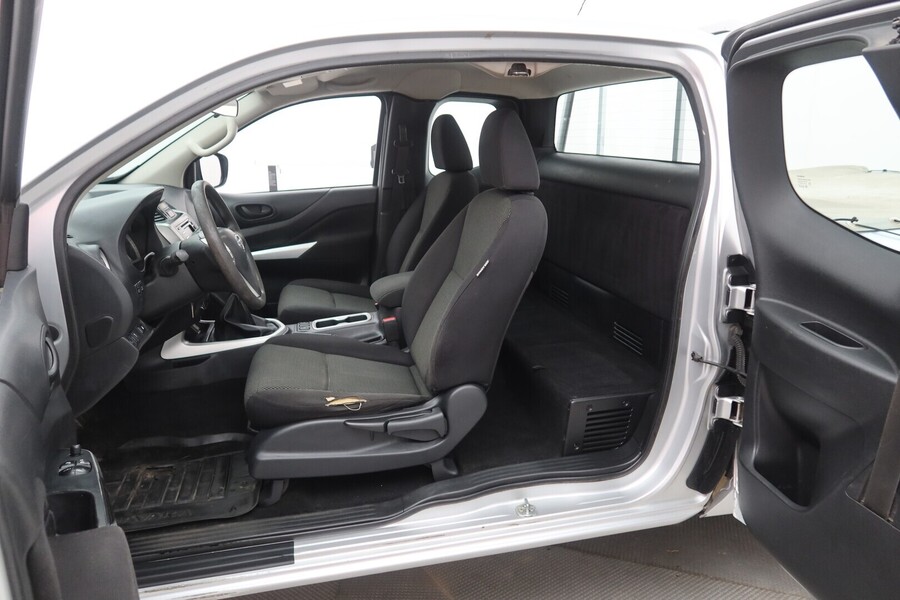Nissan Navara vaihtoauto