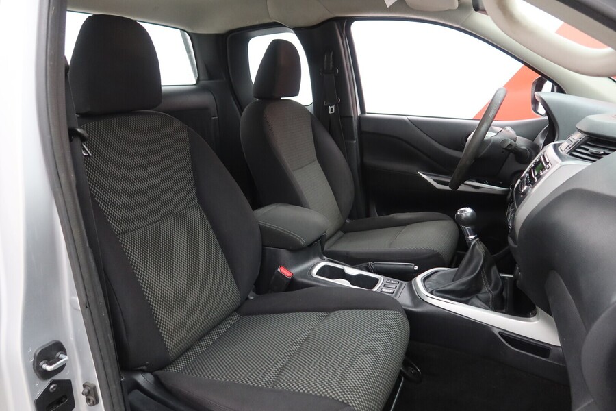Nissan Navara vaihtoauto