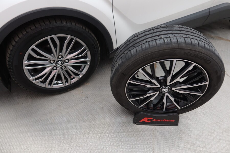 Toyota C-HR vaihtoauto