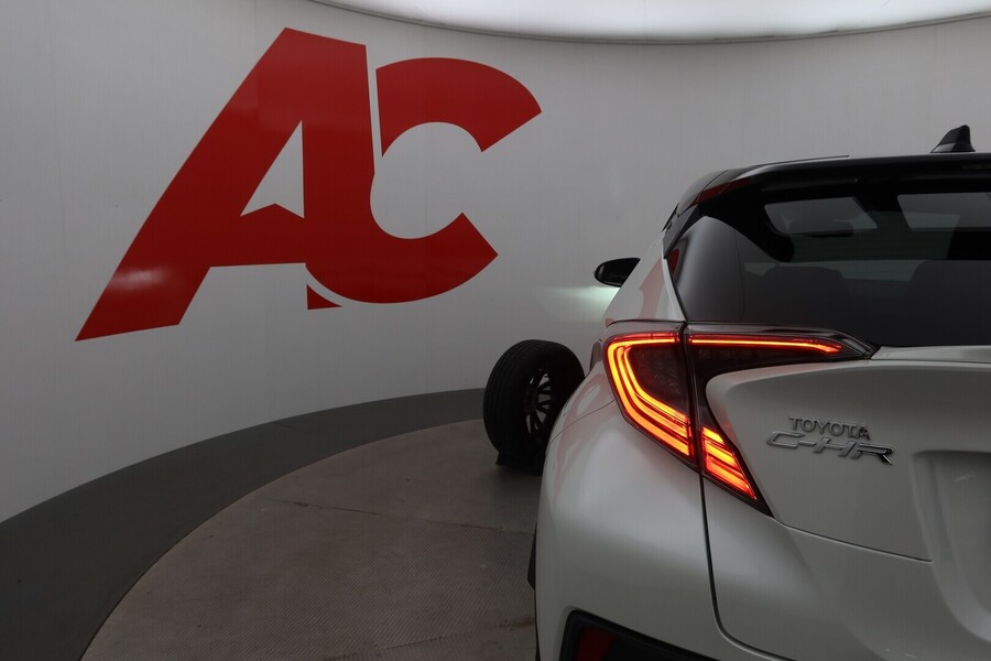 Toyota C-HR vaihtoauto