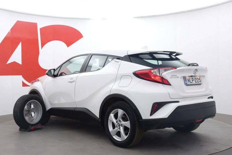 Toyota C-HR vaihtoauto