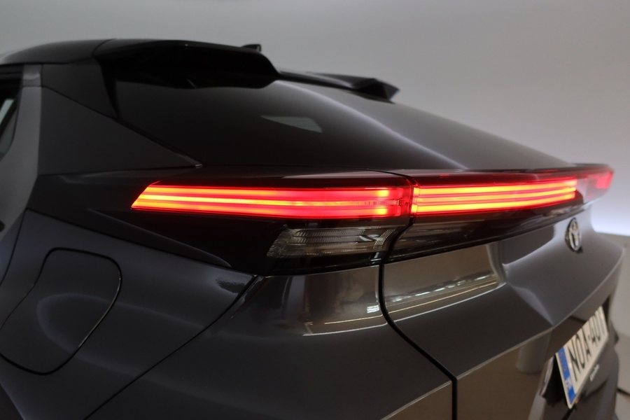 Toyota C-HR vaihtoauto