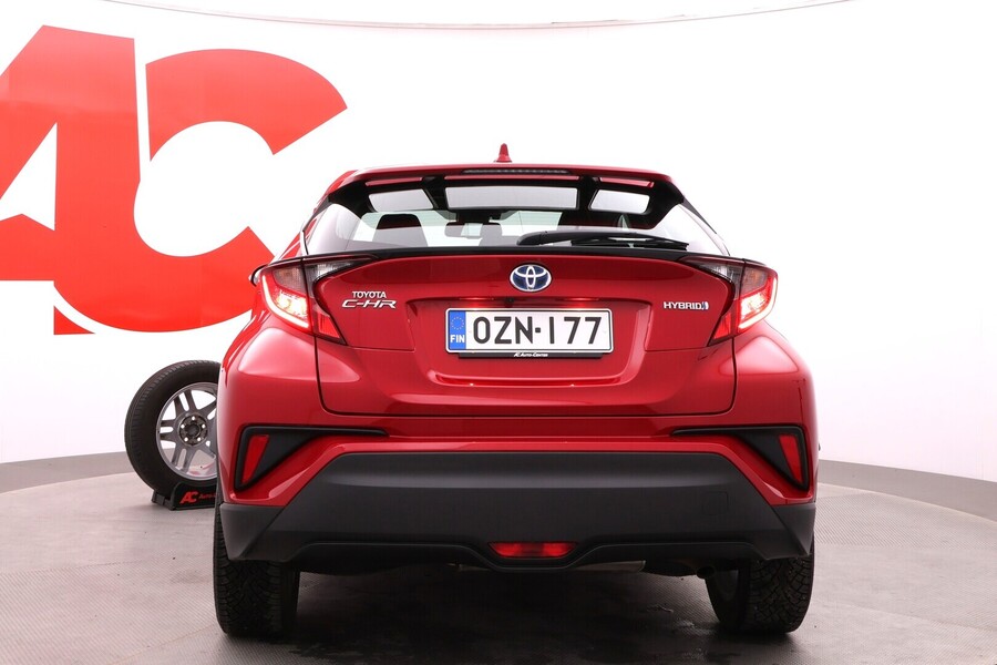 Toyota C-HR vaihtoauto