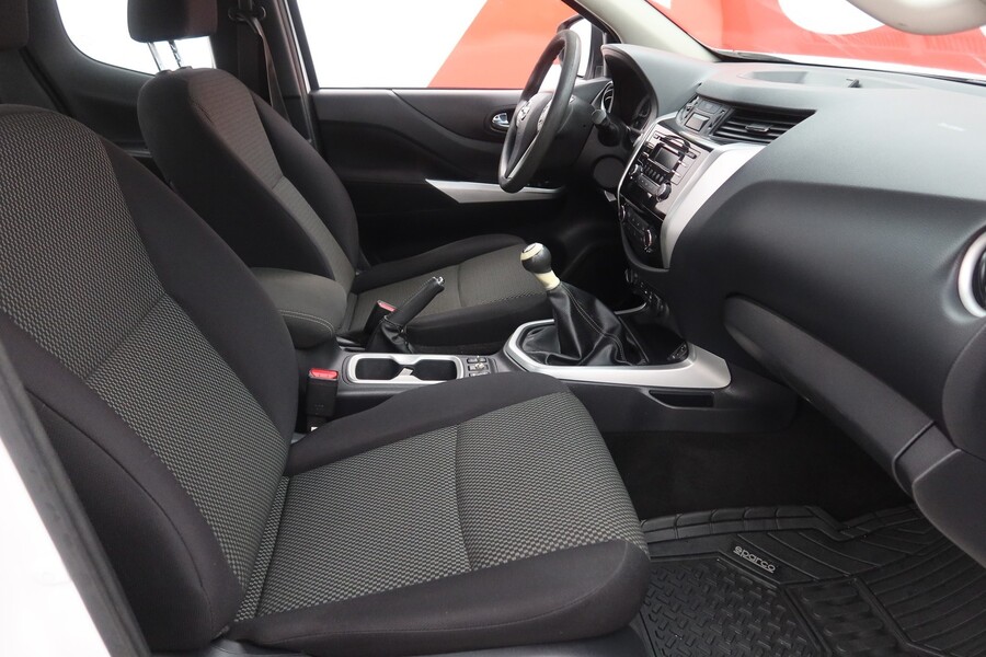 Nissan Navara vaihtoauto