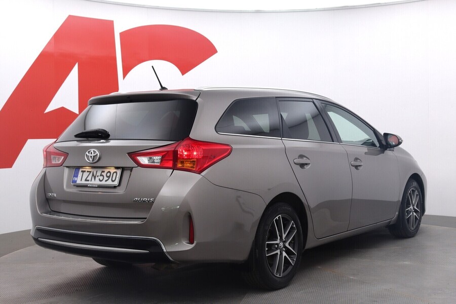 Toyota Auris vaihtoauto