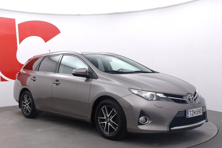 Toyota Auris vaihtoauto
