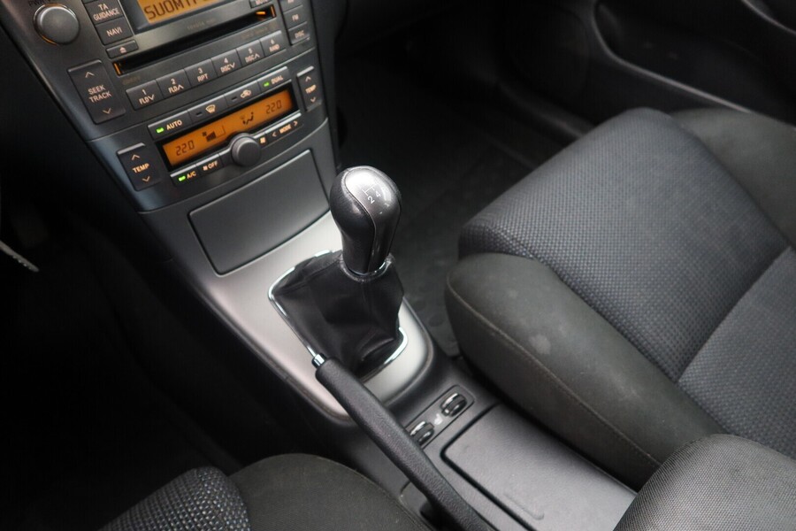 Toyota Avensis vaihtoauto