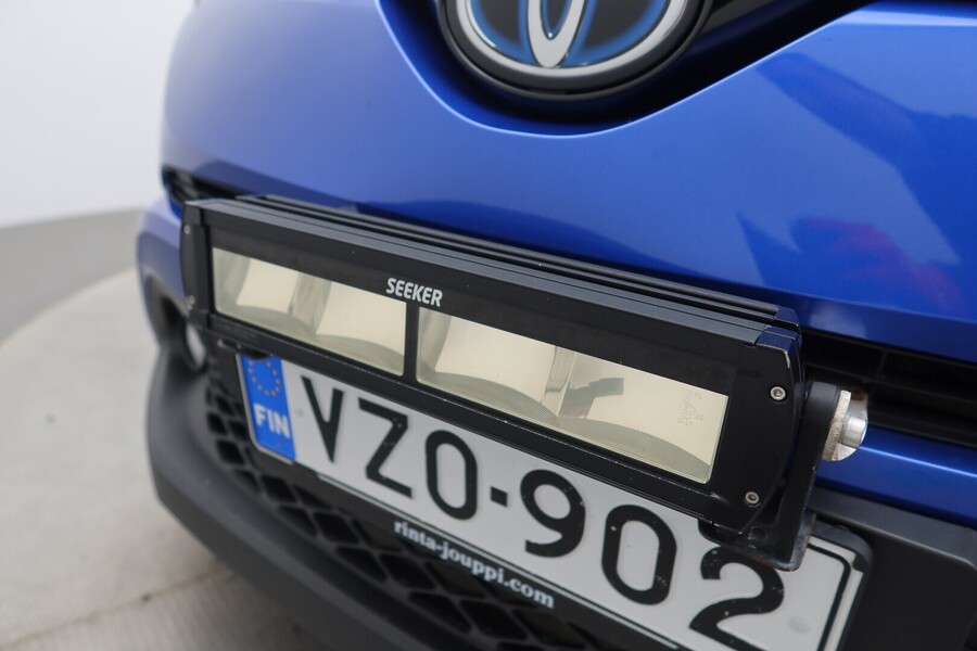 Toyota C-HR vaihtoauto