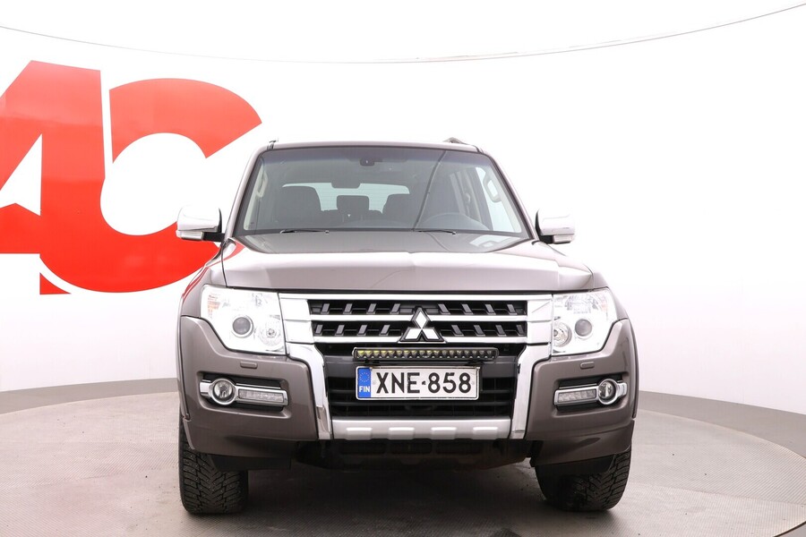 Mitsubishi Pajero vaihtoauto