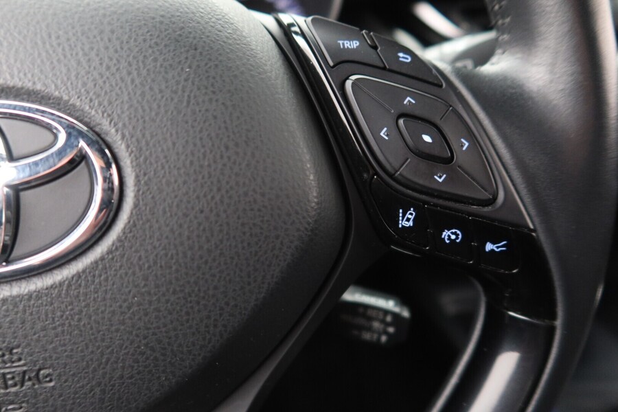 Toyota C-HR vaihtoauto