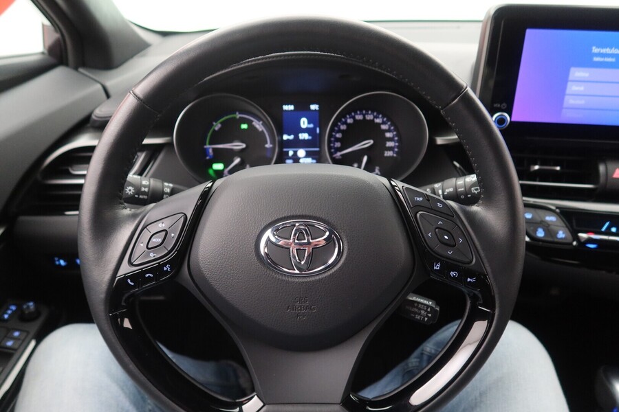 Toyota C-HR vaihtoauto