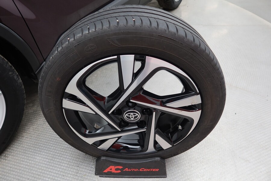 Toyota C-HR vaihtoauto