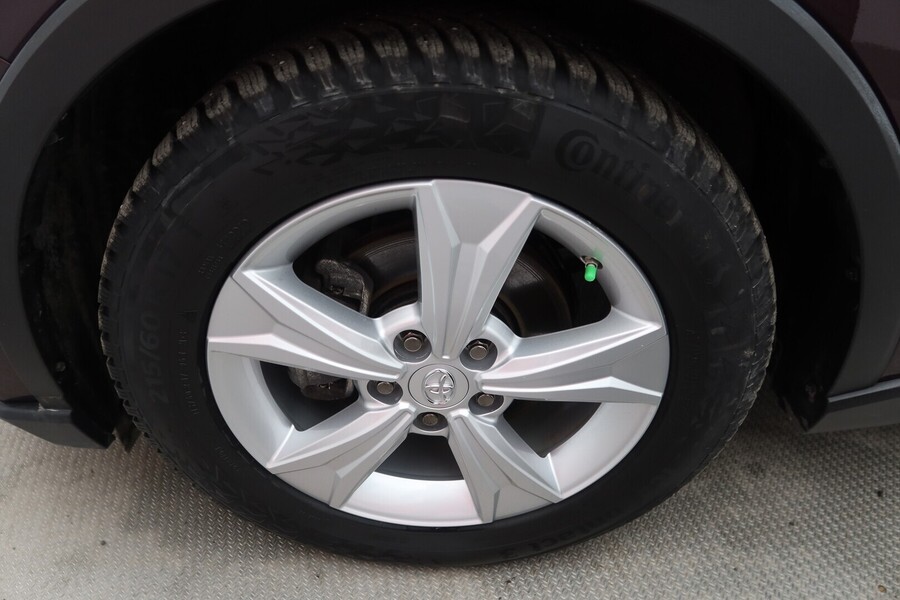 Toyota C-HR vaihtoauto