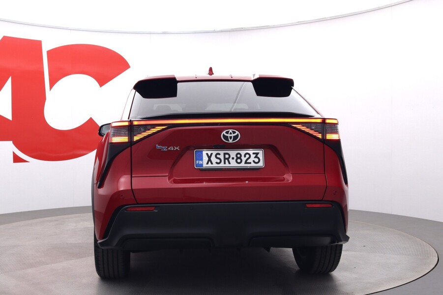 Toyota bZ4X vaihtoauto