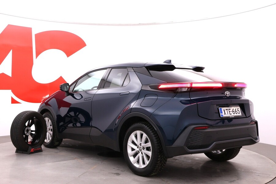 Toyota C-HR vaihtoauto