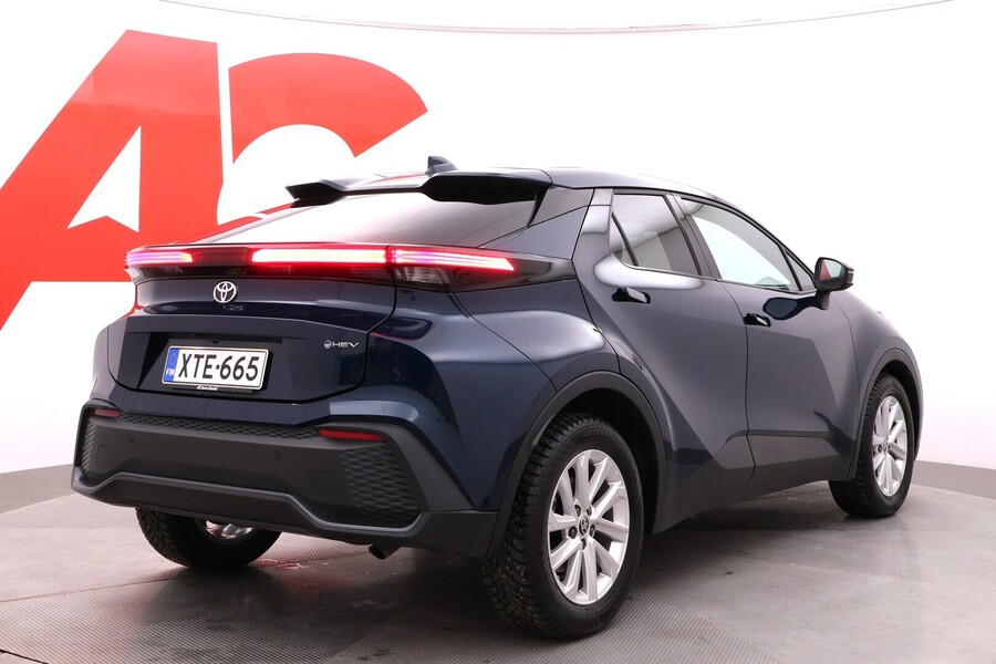 Toyota C-HR vaihtoauto