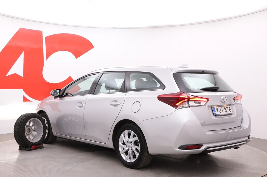 Toyota Auris vaihtoauto