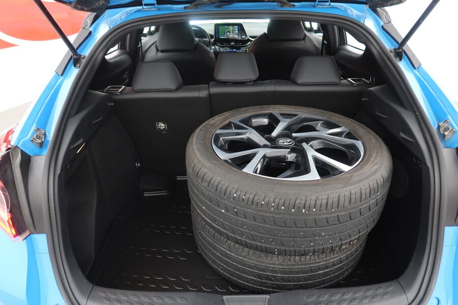 Toyota C-HR vaihtoauto