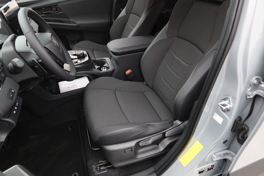 Toyota C-HR+ vaihtoauto