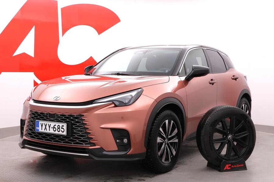 Lexus LBX vaihtoauto