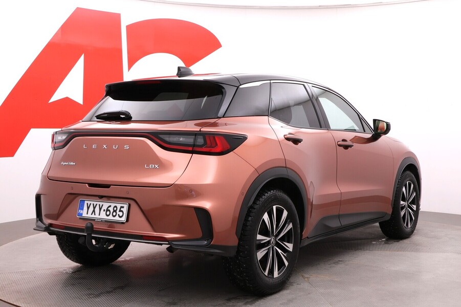 Lexus LBX vaihtoauto