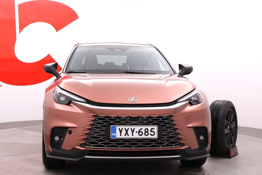Lexus LBX vaihtoauto
