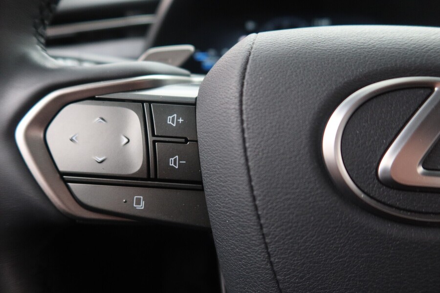 Lexus LBX vaihtoauto