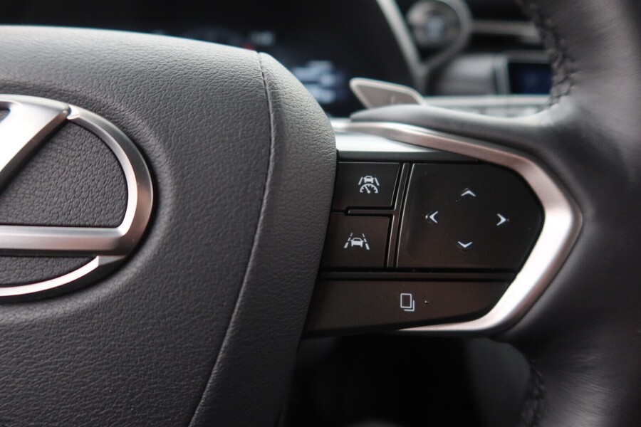 Lexus LBX vaihtoauto