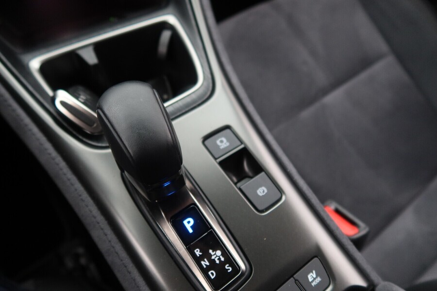 Lexus LBX vaihtoauto