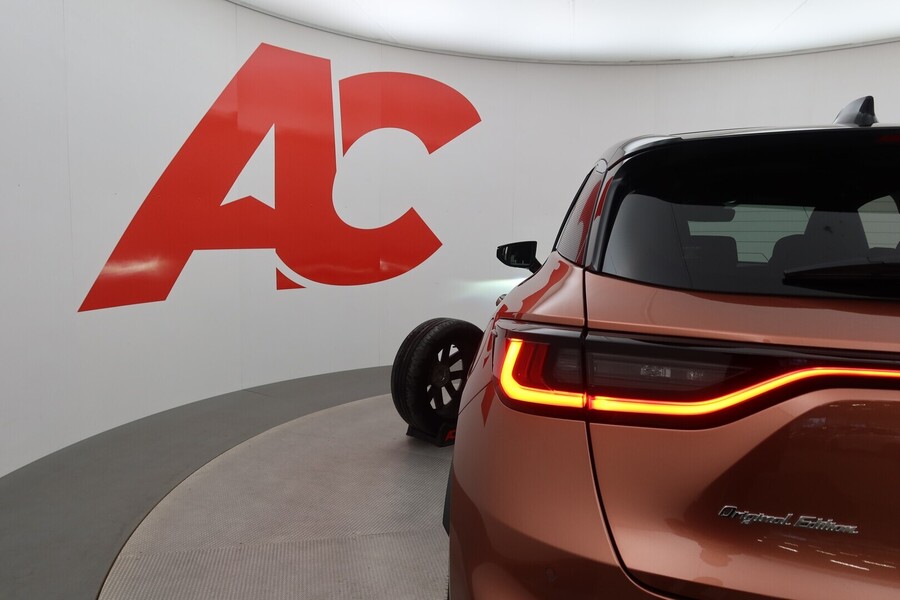 Lexus LBX vaihtoauto