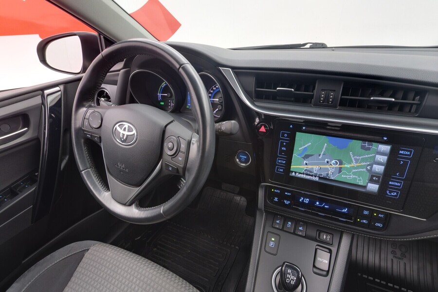 Toyota Auris vaihtoauto