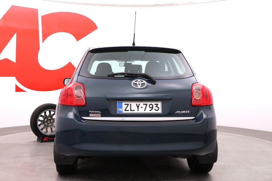 Toyota Auris vaihtoauto